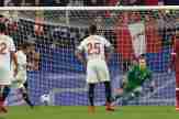 VIDEO: Sevilla 3-3 Liverpool: Mỗi đội đá một hiệp