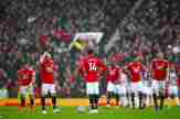 VIDEO: MU 0-1 West Brom: Dâng cúp cho Man xanh